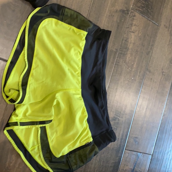 hotty hot lulu lemon shorts - Picture 6 of 7